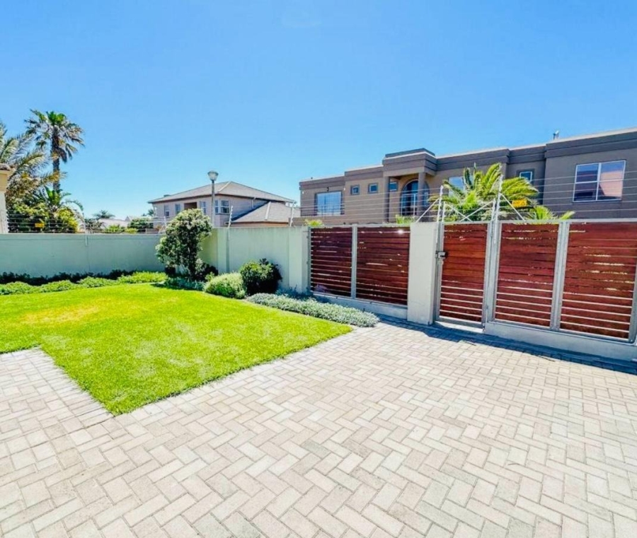 5 Bedroom Property for Sale in Sunset Beach Western Cape